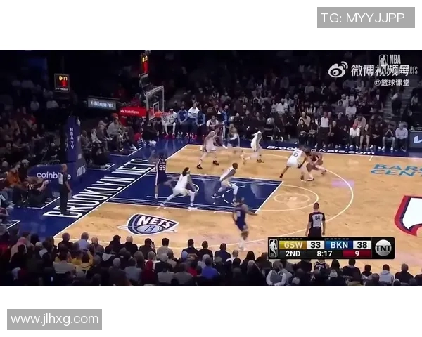 足球明星齐聚现场观战篮网精彩对决视频回顾